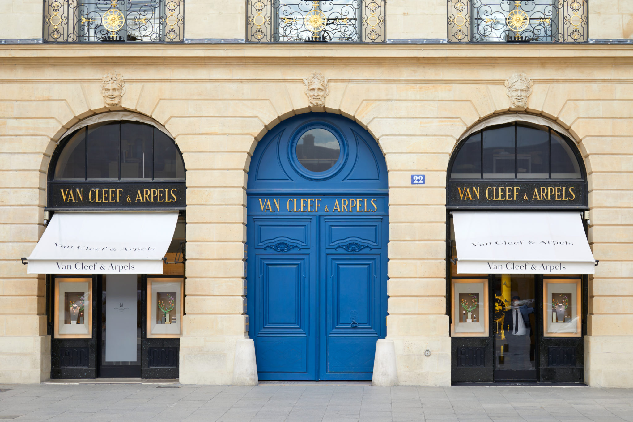 Tell a Dupe Van Cleef and Arpels from the real thing S R 1770